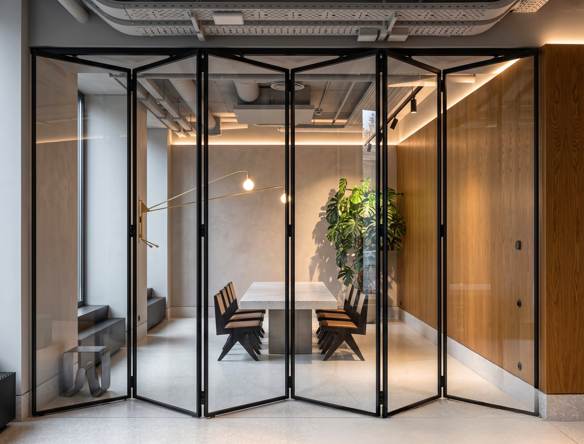 Int. Partition Glass Application